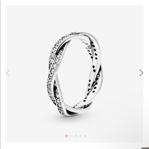 Pandora sparkling twisted lines stackable ring size 50